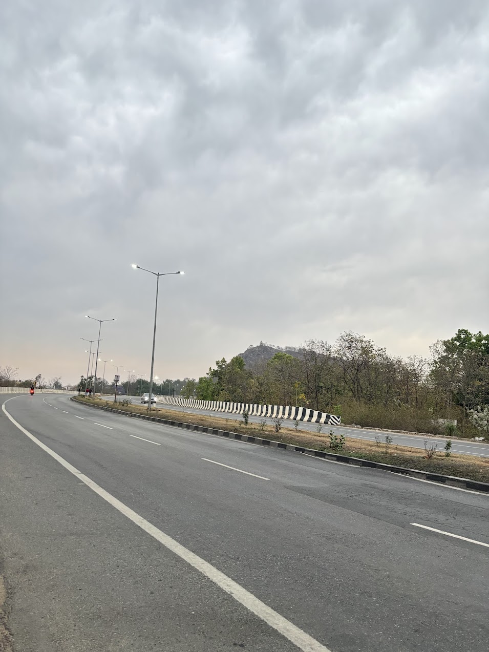 Hazaribagh highway cloudy road view